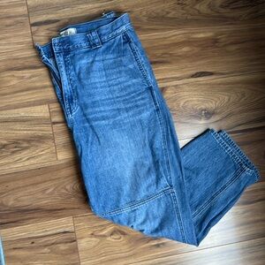 high-rise tapered jeans in ventnor wash: pleat edition

Madewell